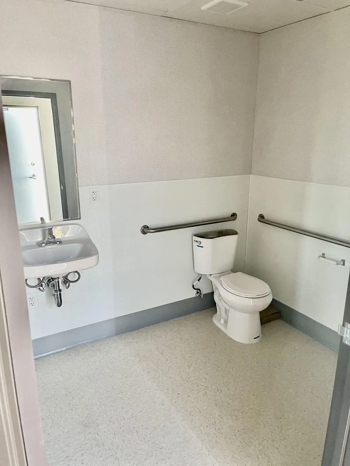 12' x 56' Office Trailer — photo 4