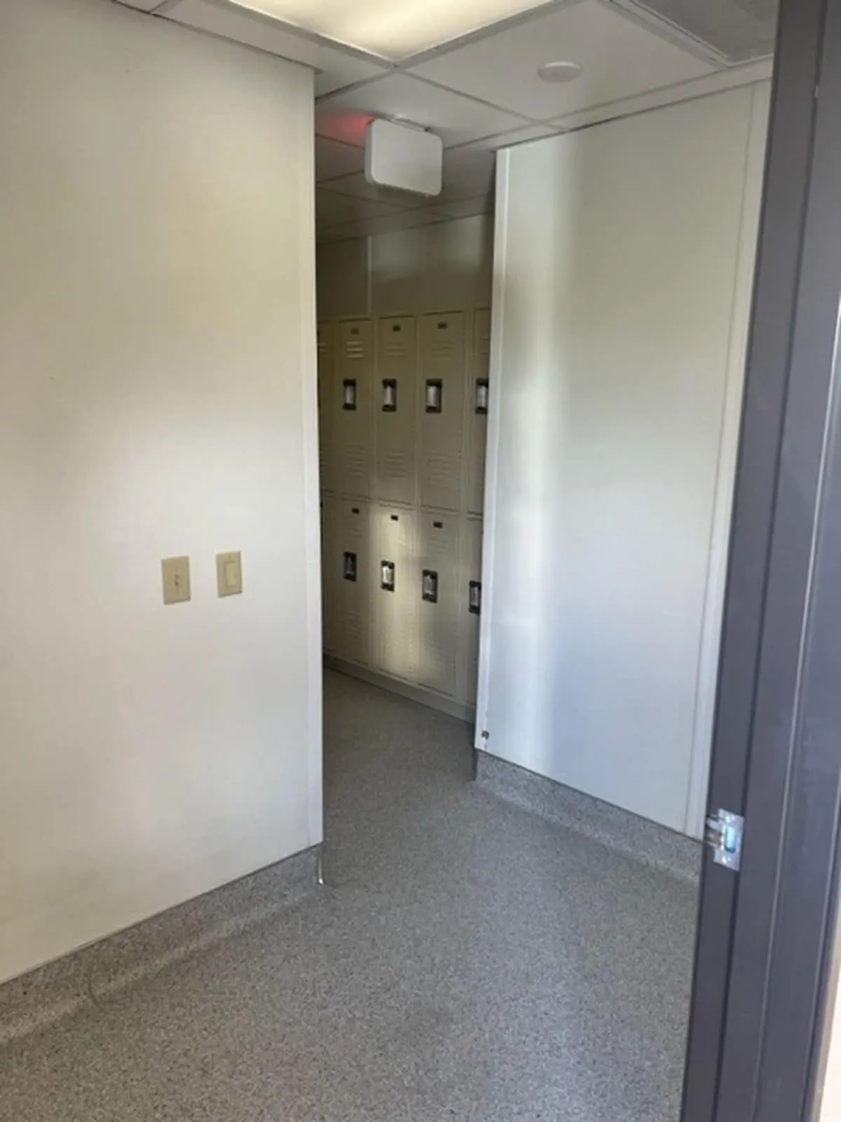 24' x 60' Locker Room — photo 16