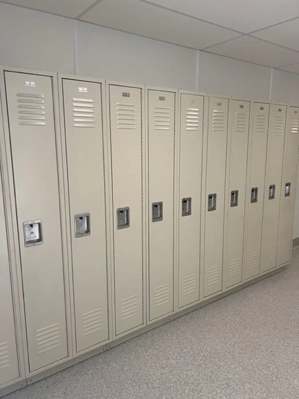 24' x 60' Locker Room — photo 19