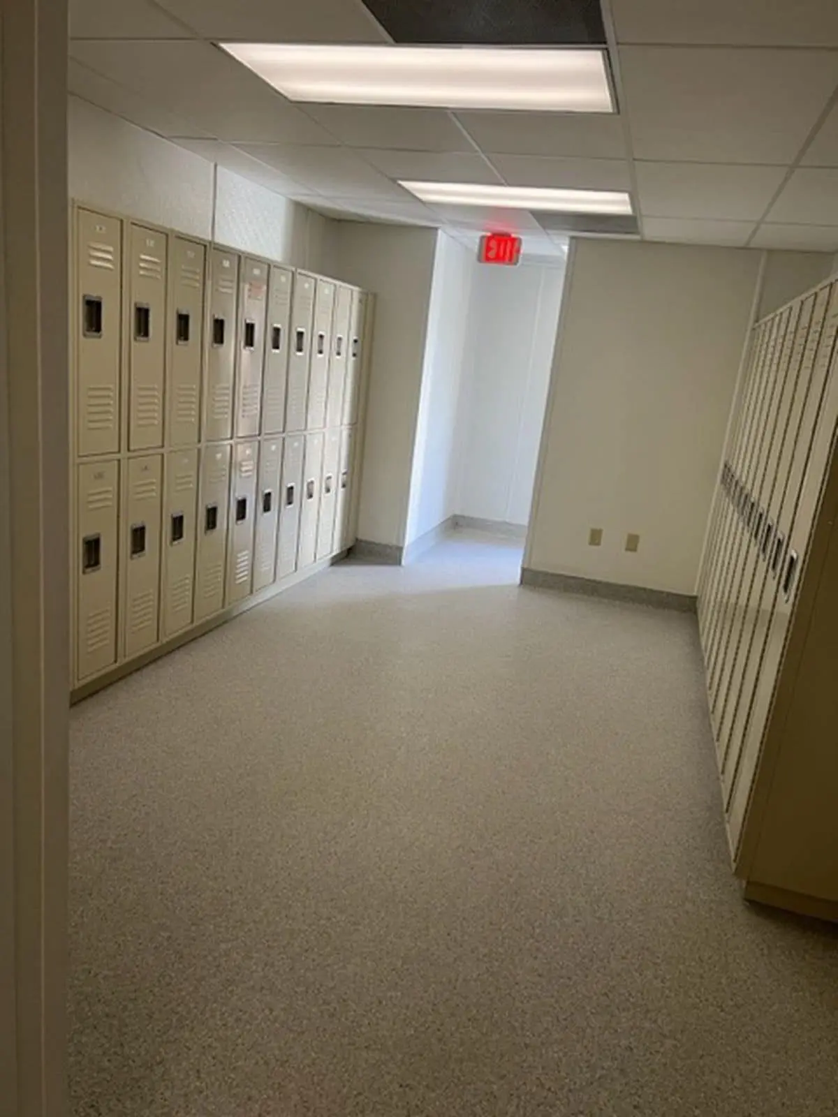 24' x 60' Locker Room — photo 21