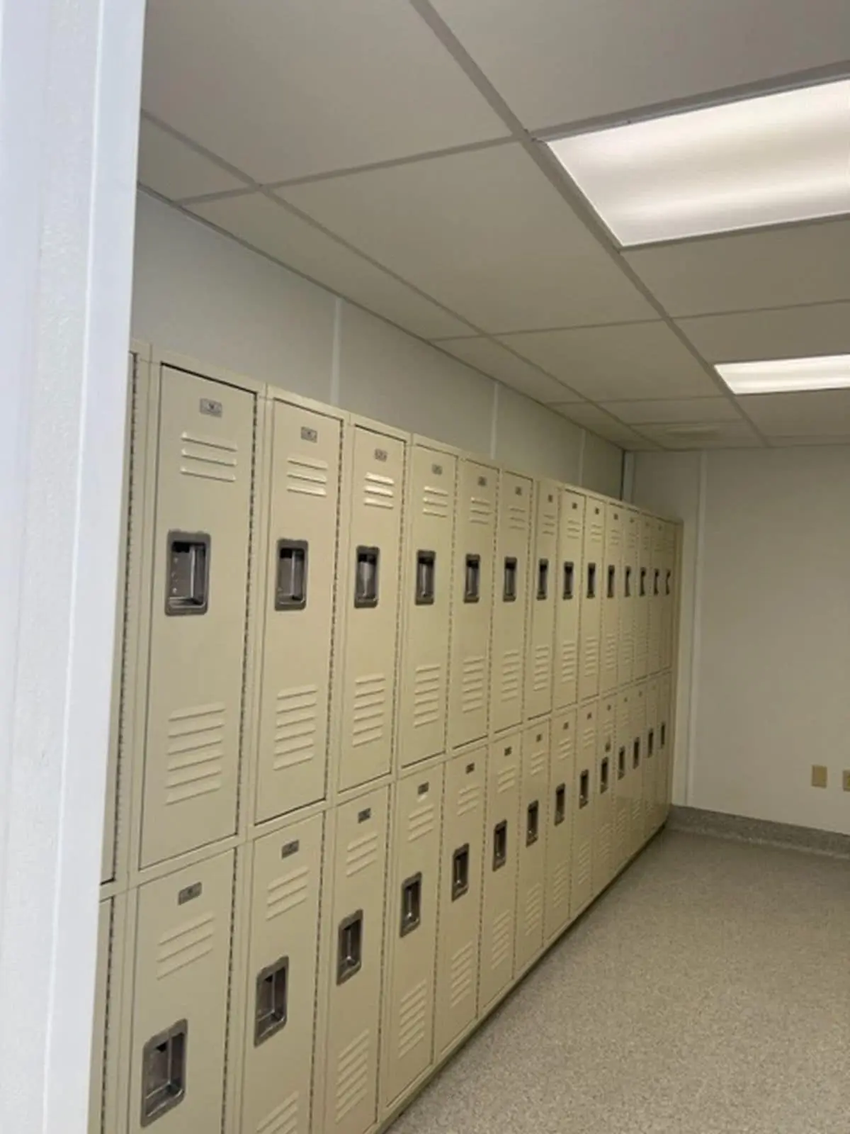 24' x 60' Locker Room — photo 23