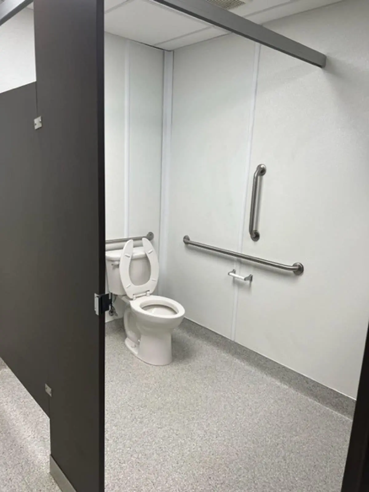 24' x 60' Locker Room — photo 30