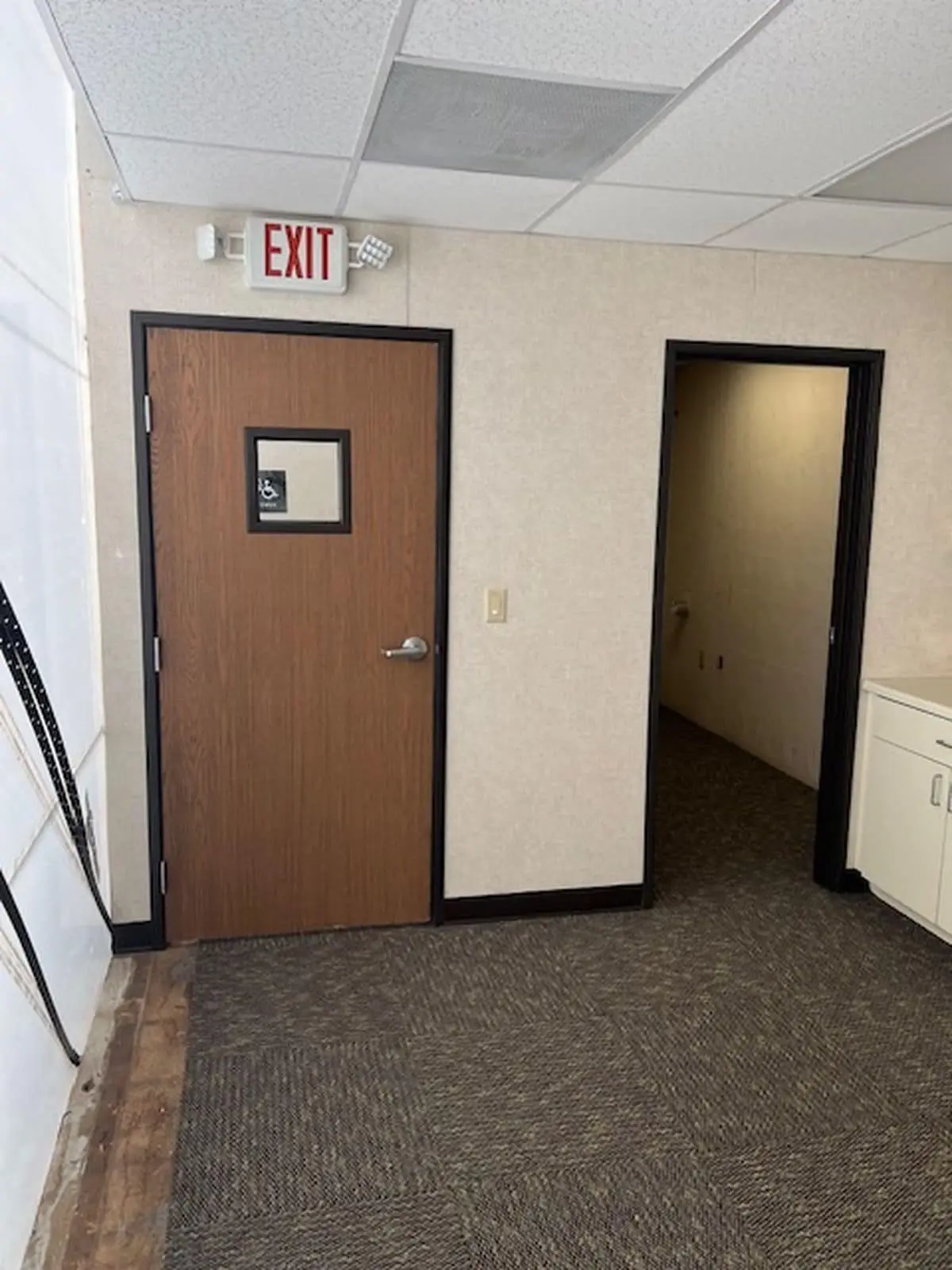 24' x 60' Locker Room — photo 35