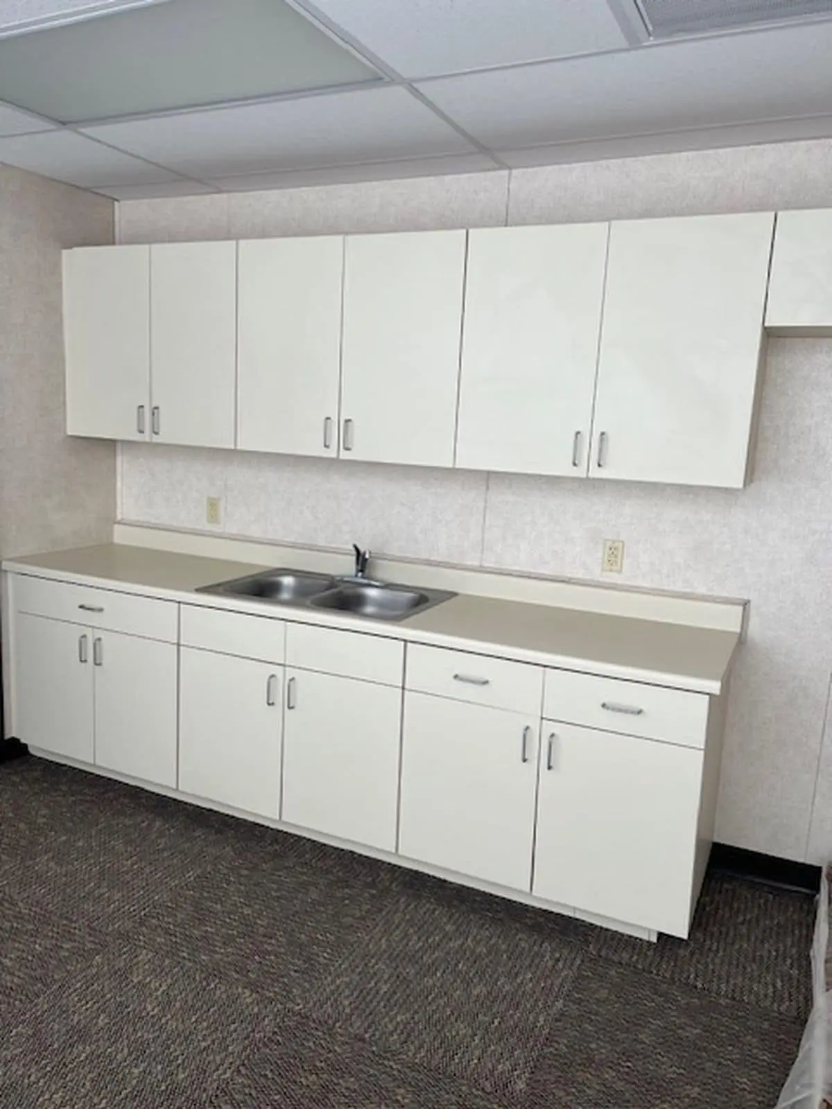24' x 60' Locker Room — photo 36