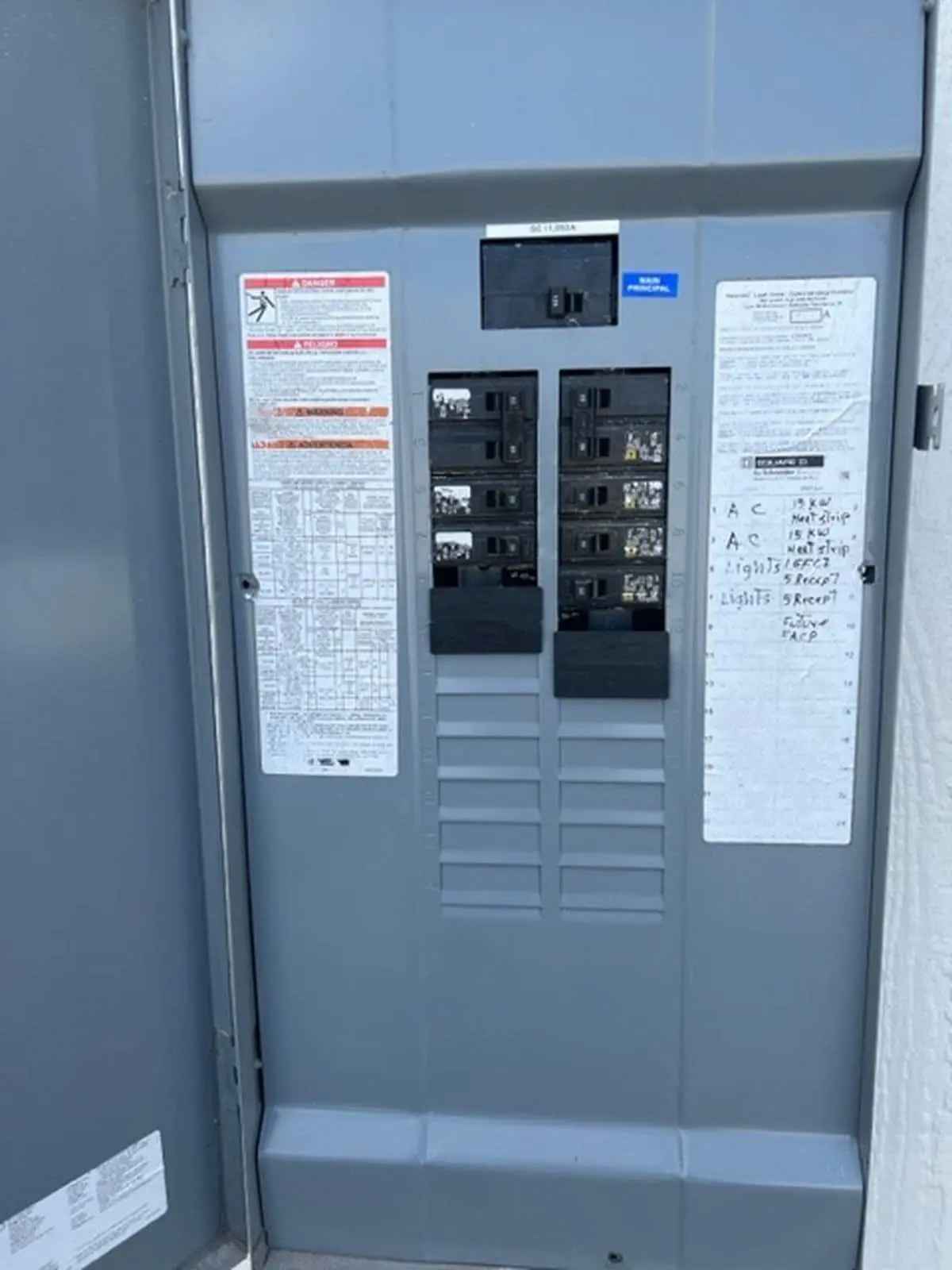 24' x 60' Locker Room — photo 9