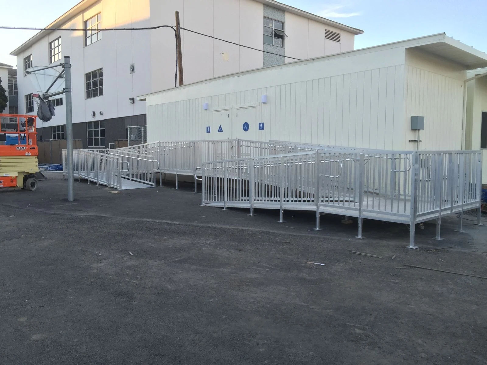 Beverly Hills High School Classroom & Restroom Set Up — photo 1