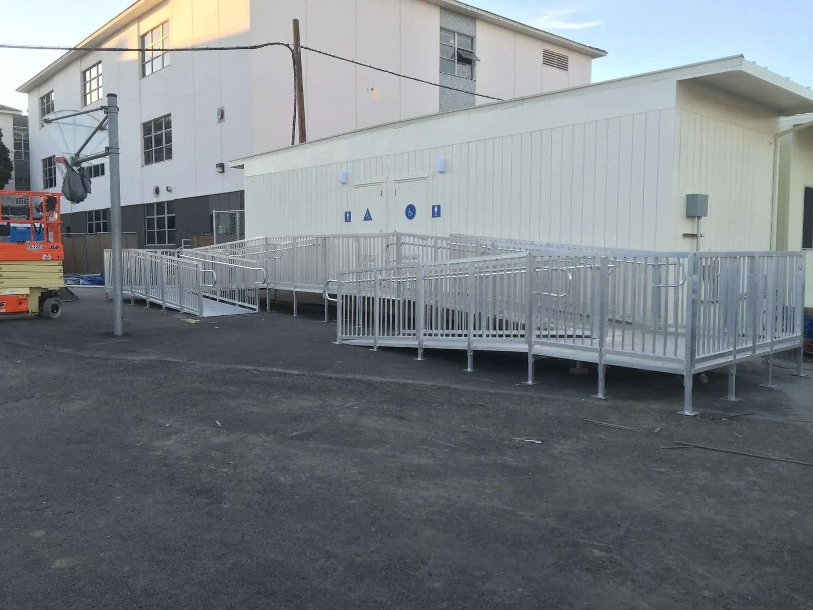 Beverly Hills High School Classroom & Restroom Set Up — photo 1