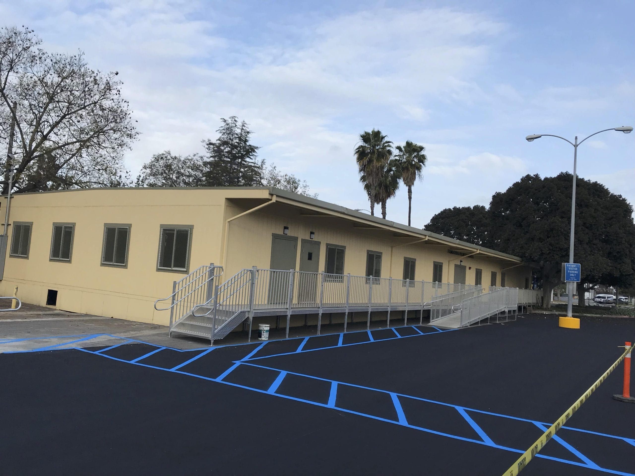 Modular building installed at Downey Hospital
